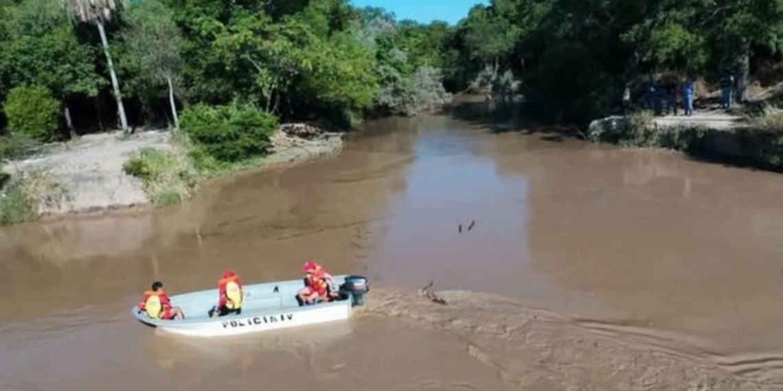 Buscan a un joven que fue arrastrado por el río Bermejo en el paraje Bermejito