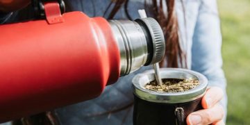 Misterio en Corrientes: una mujer murió de forma repentina mientras tomaba mate