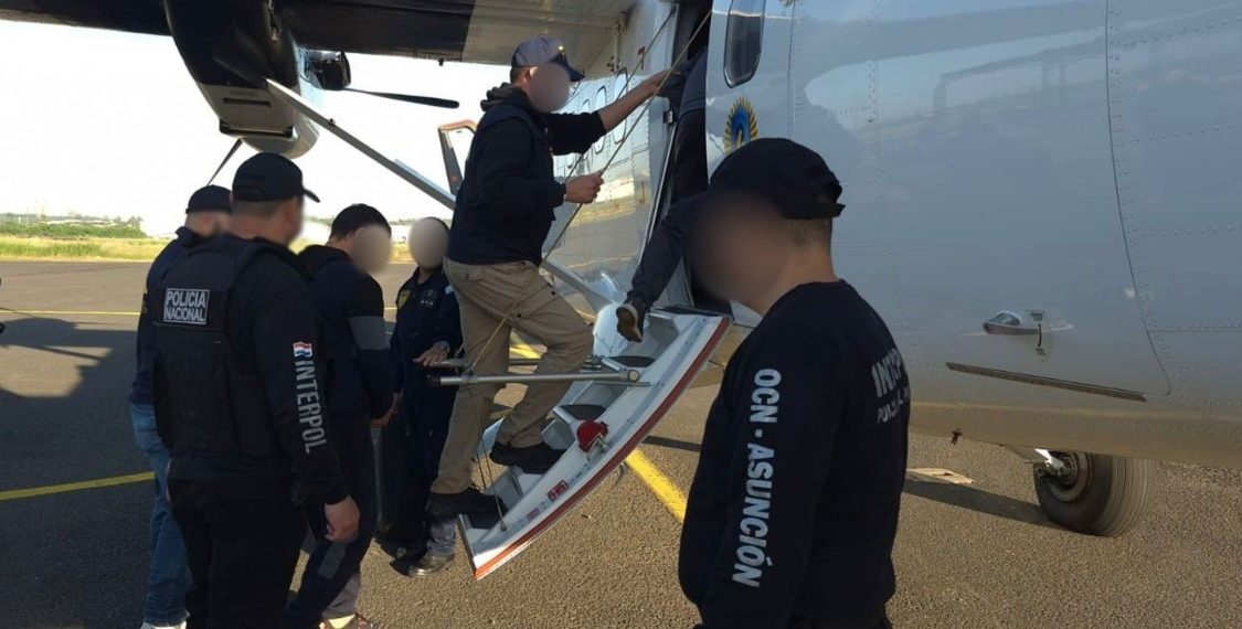 El DFI de la PFA extraditó desde Paraguay a dos hombres buscados por abuso sexual de menores