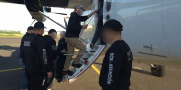 El DFI de la PFA extraditó desde Paraguay a dos hombres buscados por abuso sexual de menores