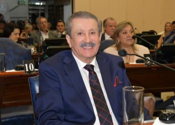 Armando Cabrera, el diputado eterno de Insfrán, acumula 13 cheques rechazados por $65 millones y deudas por más de $241 millones