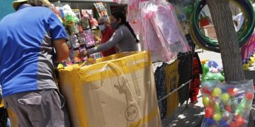 La informalidad laboral llegó al 43% y golpea más a mujeres y jóvenes