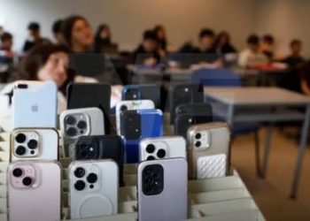 El bloque de la UCR fijó postura sobre el uso de celulares en las escuelas