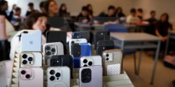 El bloque de la UCR fijó postura sobre el uso de celulares en las escuelas
