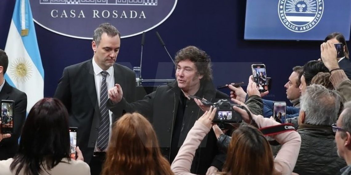 Restringen ingreso de periodistas en Casa Rosada por presunto espionaje