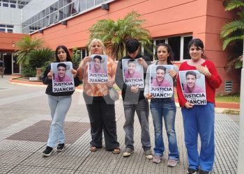 Caso Juanchi Cáceres: reclamo de familiares frente a Tribunales para exigir justicia