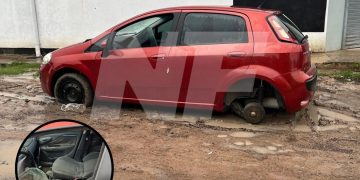 Barrio San Agustín: vecinos exigen retirar un vehículo abandonado hace más de 15 días