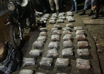 Secuestran más de 52 kilos de marihuana y detienen a dos personas