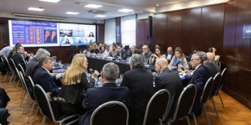 Nación prometió a provincias completar distribución de vacunas y medicamentos oncológicos