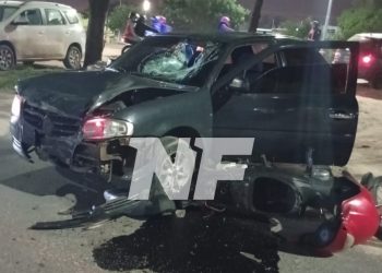 Un auto embistió a gran velocidad a un peatón en circuito 5