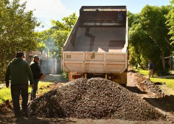 Trabajos integrales en San José Obrero con mejoras urbanas y enripiado de calles