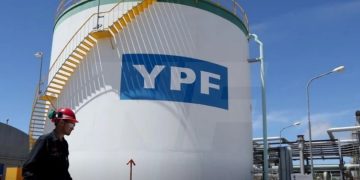 YPF anunció una inversión histórica de USD 25.000 millones para potenciar Vaca Muerta