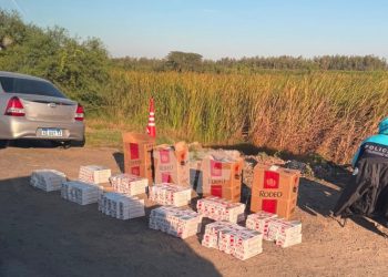 La Policía interceptó un auto con 200 gruesas de cigarrillos de contrabando