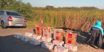 La Policía interceptó un auto con 200 gruesas de cigarrillos de contrabando