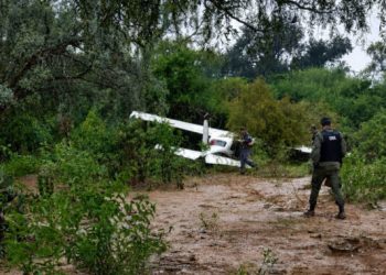 Encuentran una avioneta abandonada en «Los Blancos», límite de Salta y Formosa