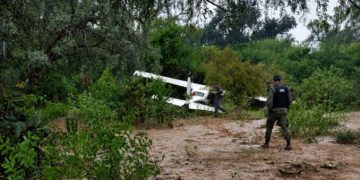 Encuentran una avioneta abandonada en «Los Blancos», límite de Salta y Formosa