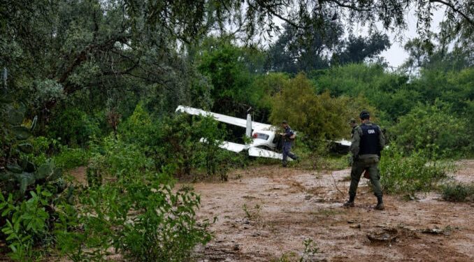 Encuentran una avioneta abandonada en «Los Blancos», límite de Salta y Formosa